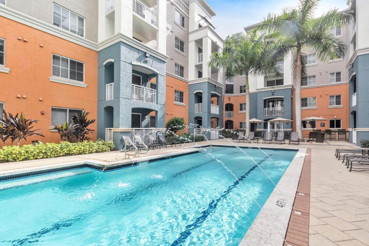 Dharma Home Suites South Miami At Red Road Commons Rom bilde