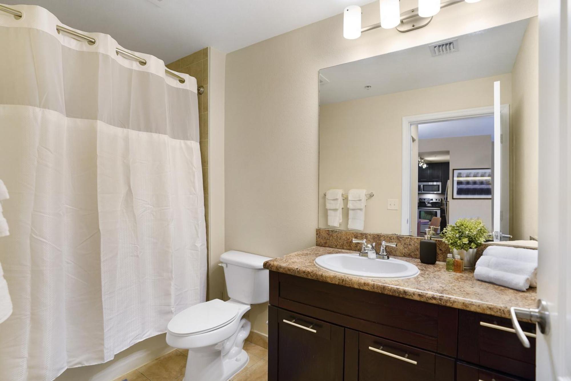 Dharma Home Suites South Miami At Red Road Commons Eksteriør bilde