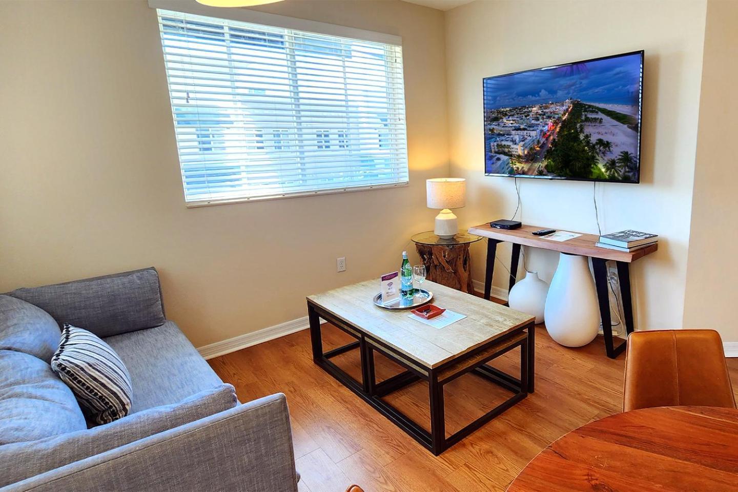 Dharma Home Suites South Miami At Red Road Commons Eksteriør bilde