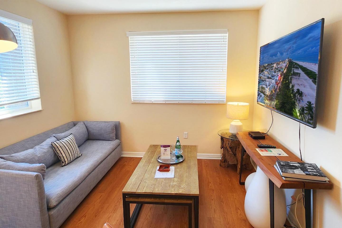 Dharma Home Suites South Miami At Red Road Commons Eksteriør bilde