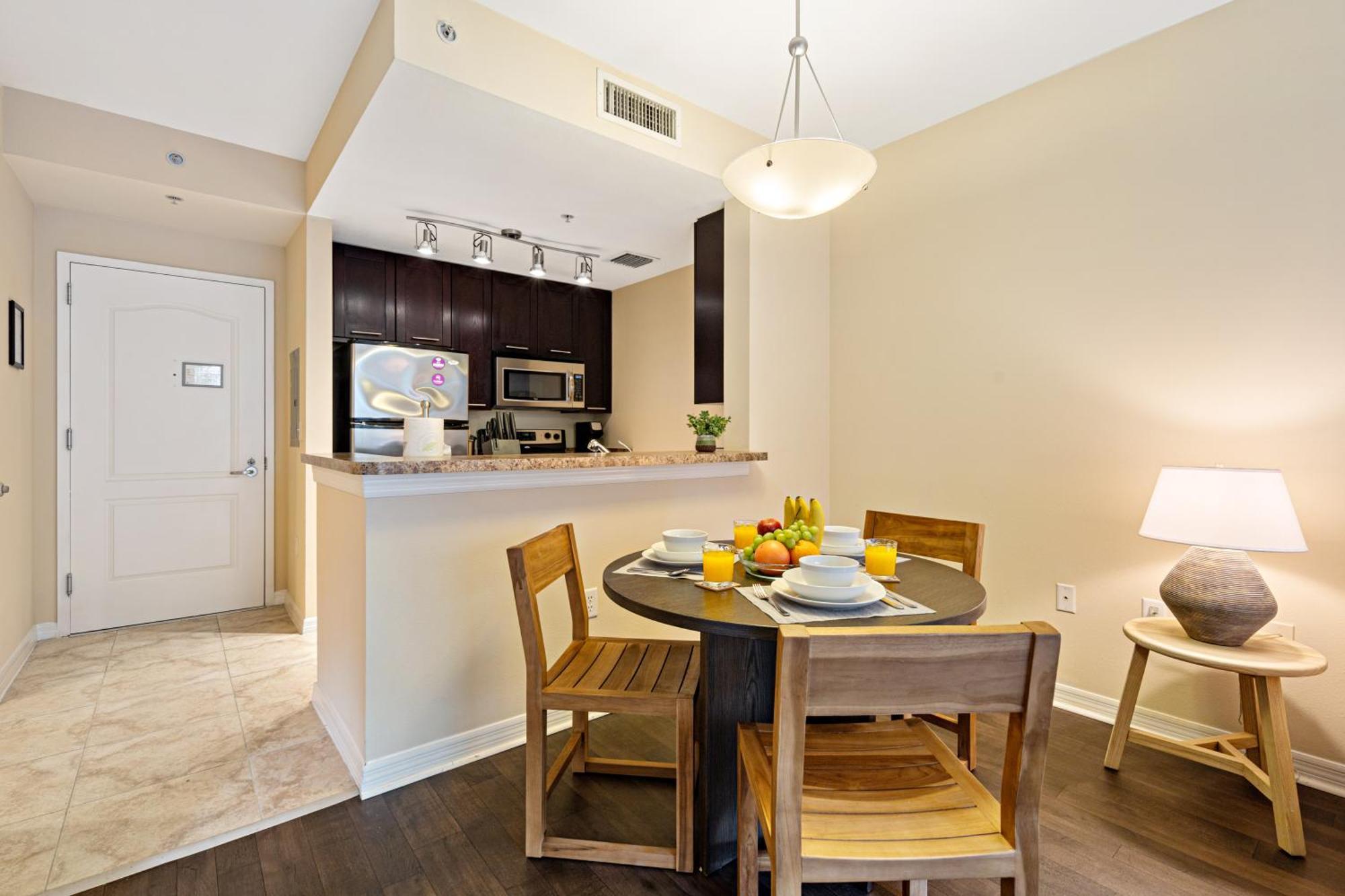 Dharma Home Suites South Miami At Red Road Commons Eksteriør bilde