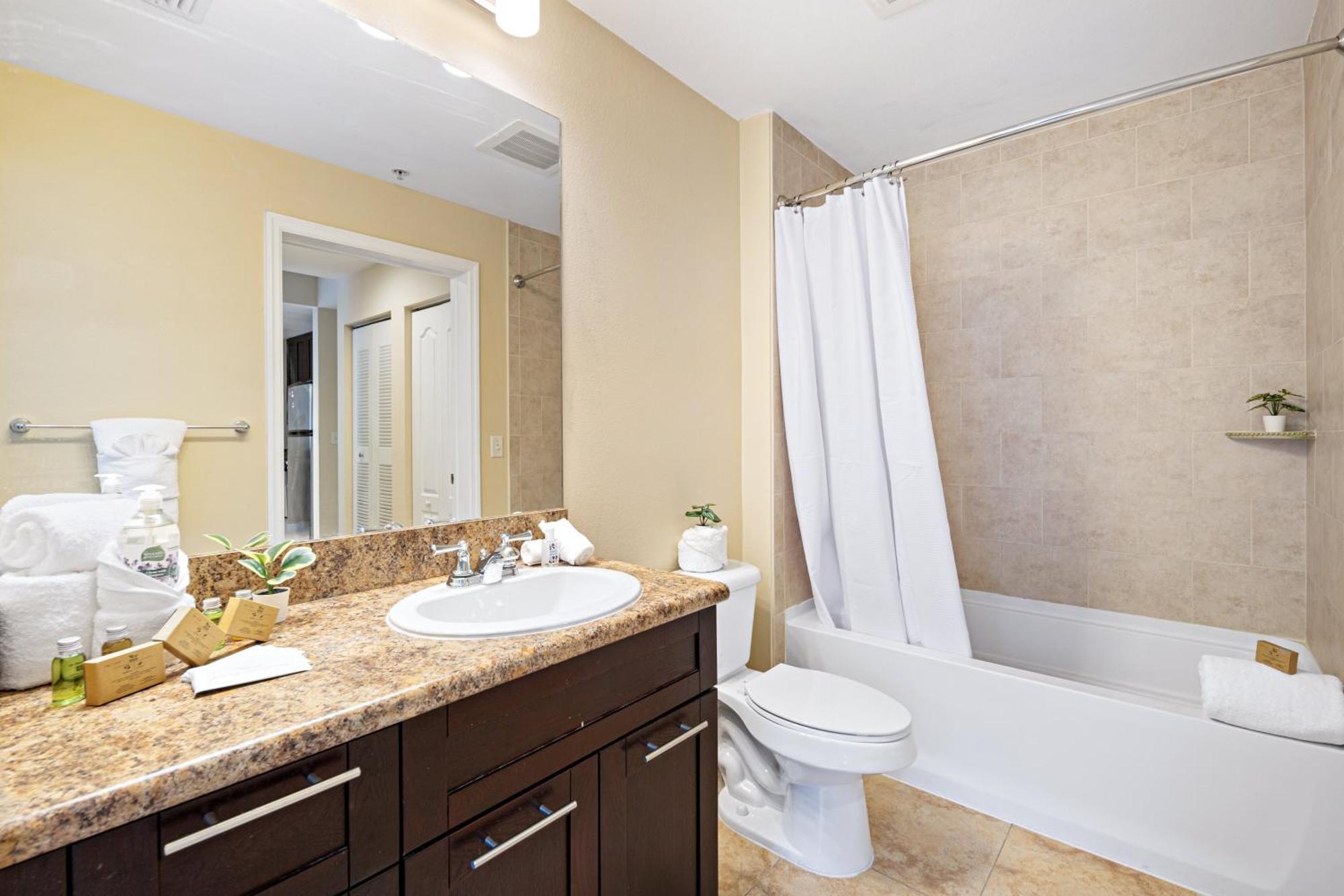 Dharma Home Suites South Miami At Red Road Commons Eksteriør bilde