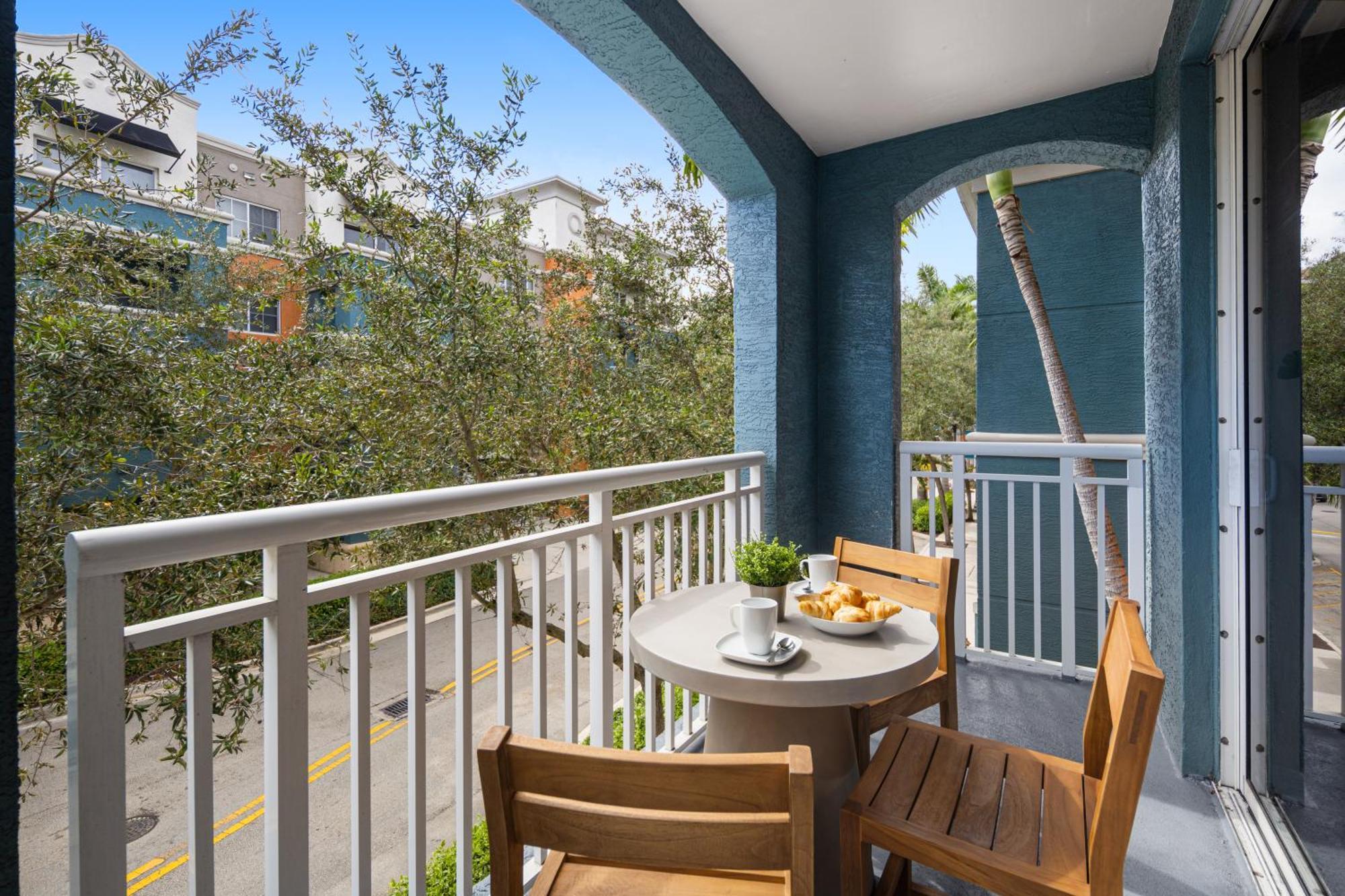 Dharma Home Suites South Miami At Red Road Commons Eksteriør bilde