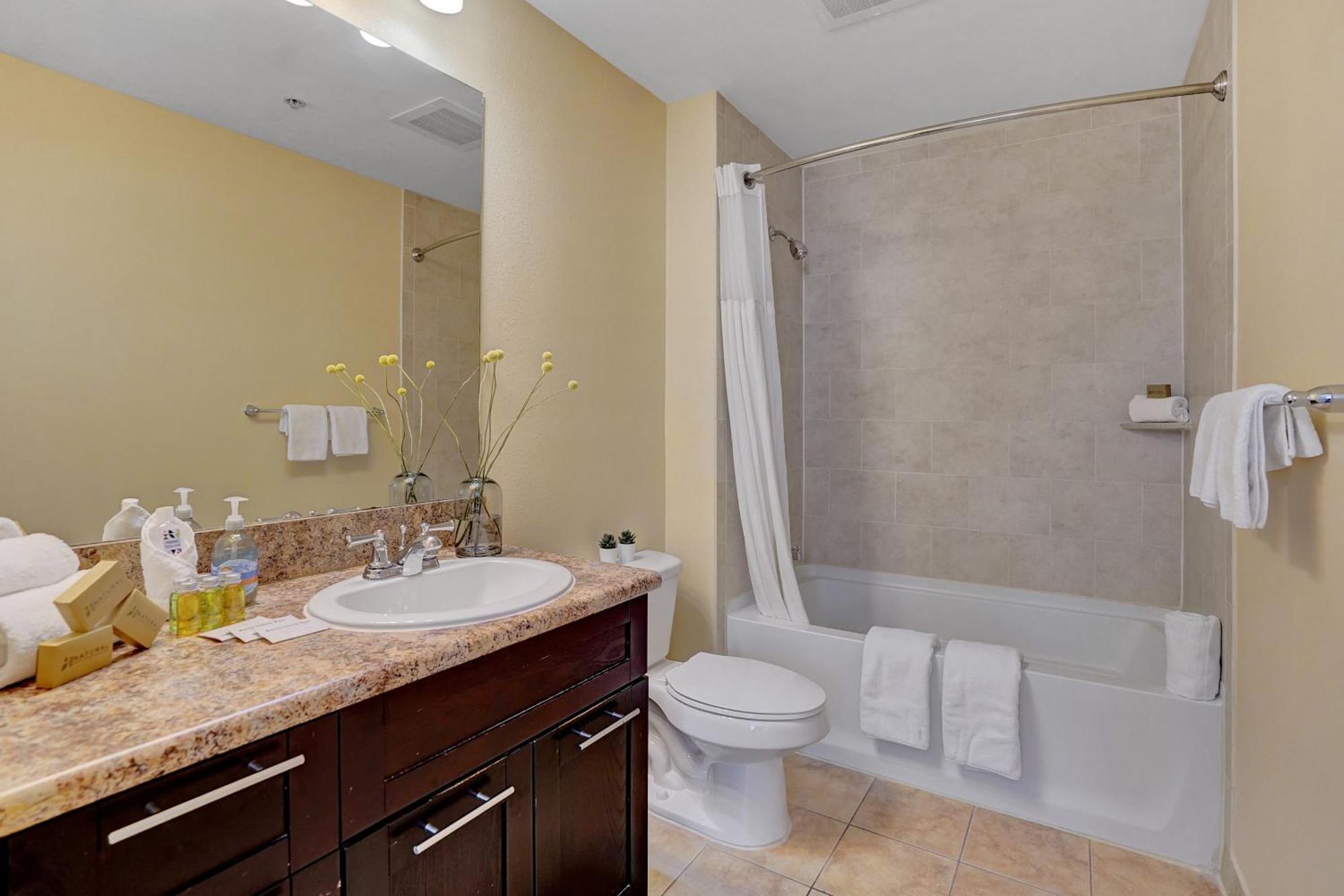 Dharma Home Suites South Miami At Red Road Commons Eksteriør bilde