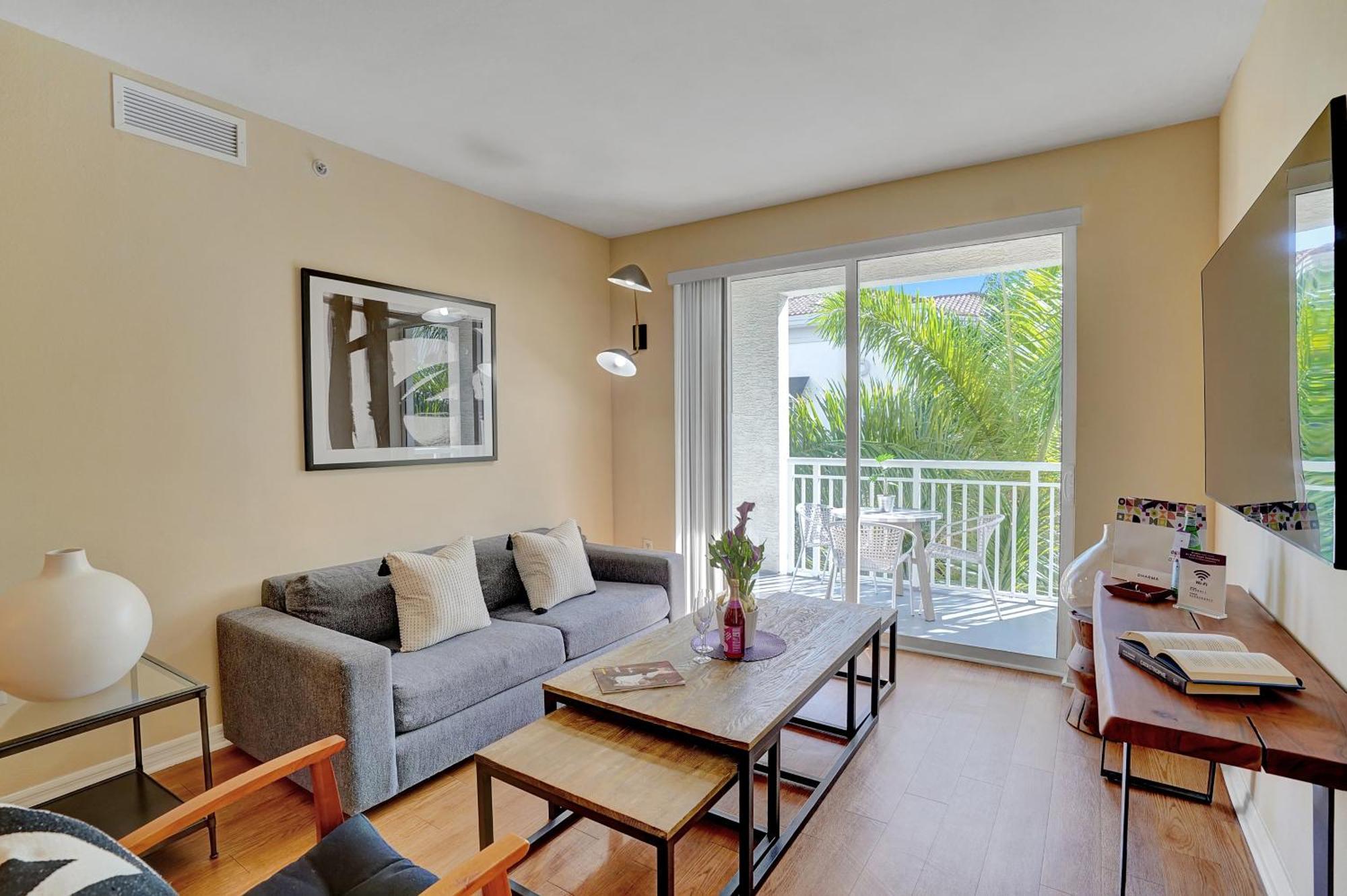 Dharma Home Suites South Miami At Red Road Commons Eksteriør bilde