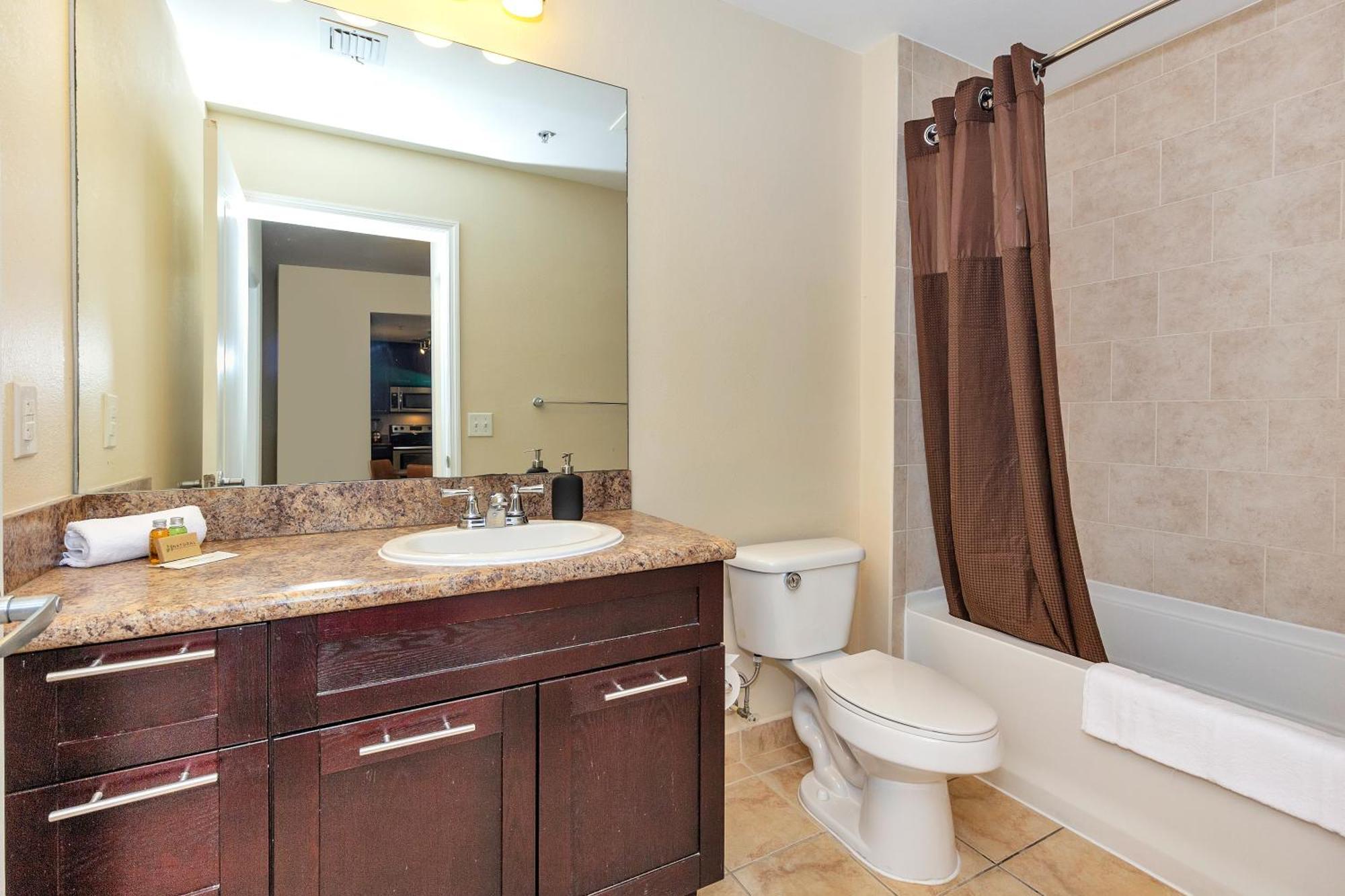 Dharma Home Suites South Miami At Red Road Commons Eksteriør bilde